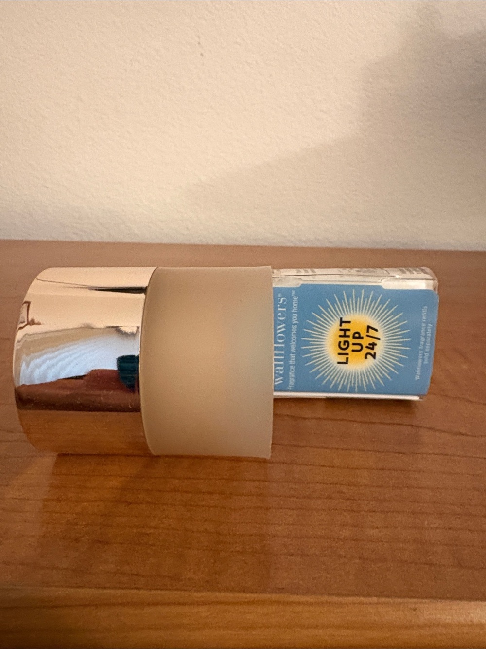 Bath & Body Works Gold Trim Wallflower Plug